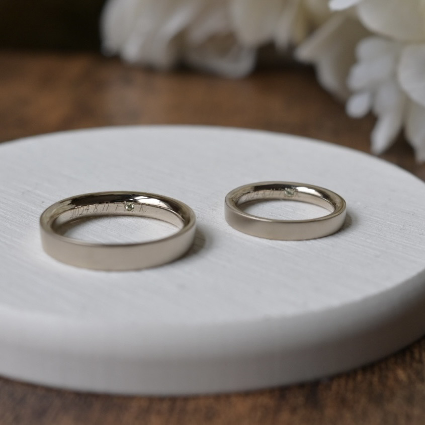 手作り結婚指輪 シャンパンゴールド（K18CG） 平打ち（内甲丸） つや消し ３mm ４mm 8月 ペリドット レーザー刻印